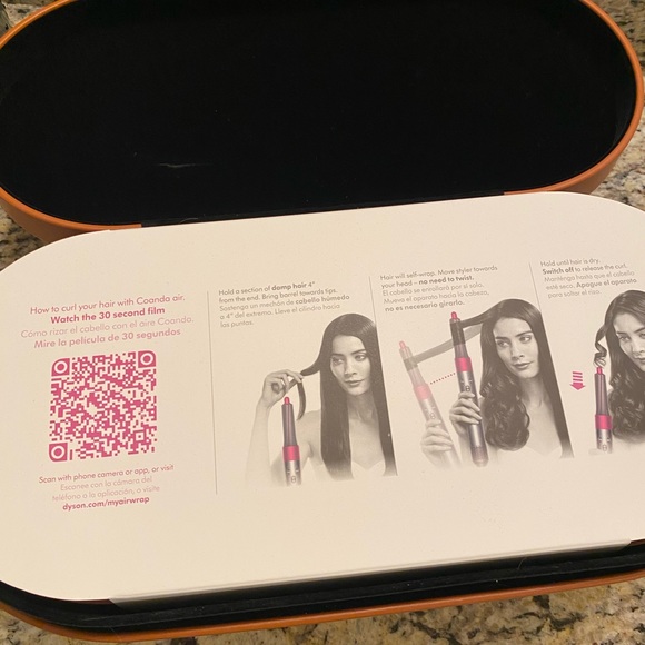 SOLD Dyson Airwrap - Used Once - Picture 3 of 5